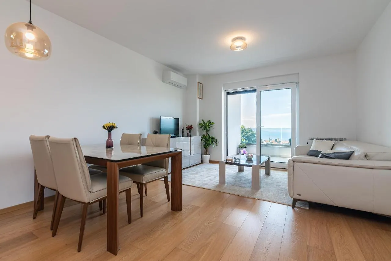 Apartment With Balcony Ocean Paradise